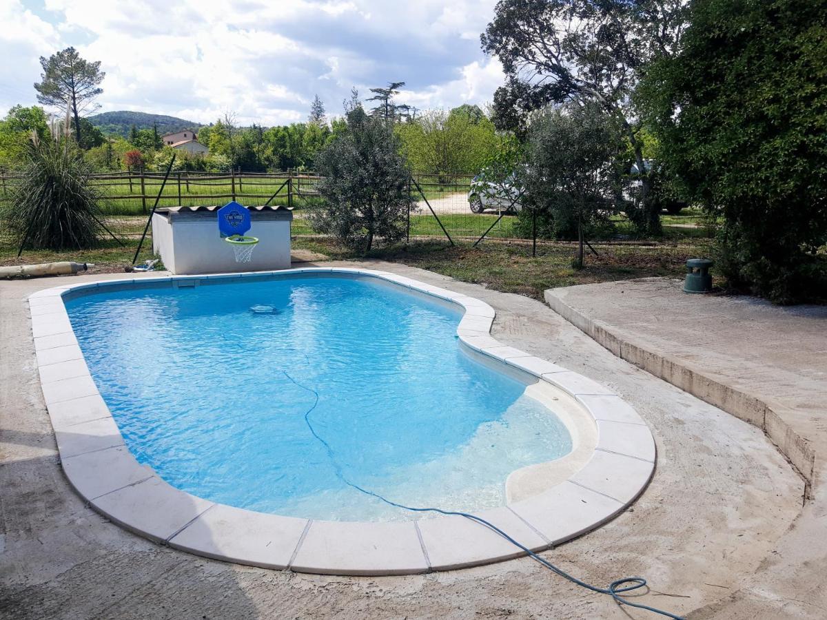 ホテル Chez Franck Saint-Martin-de-Valgalgues エクステリア 写真